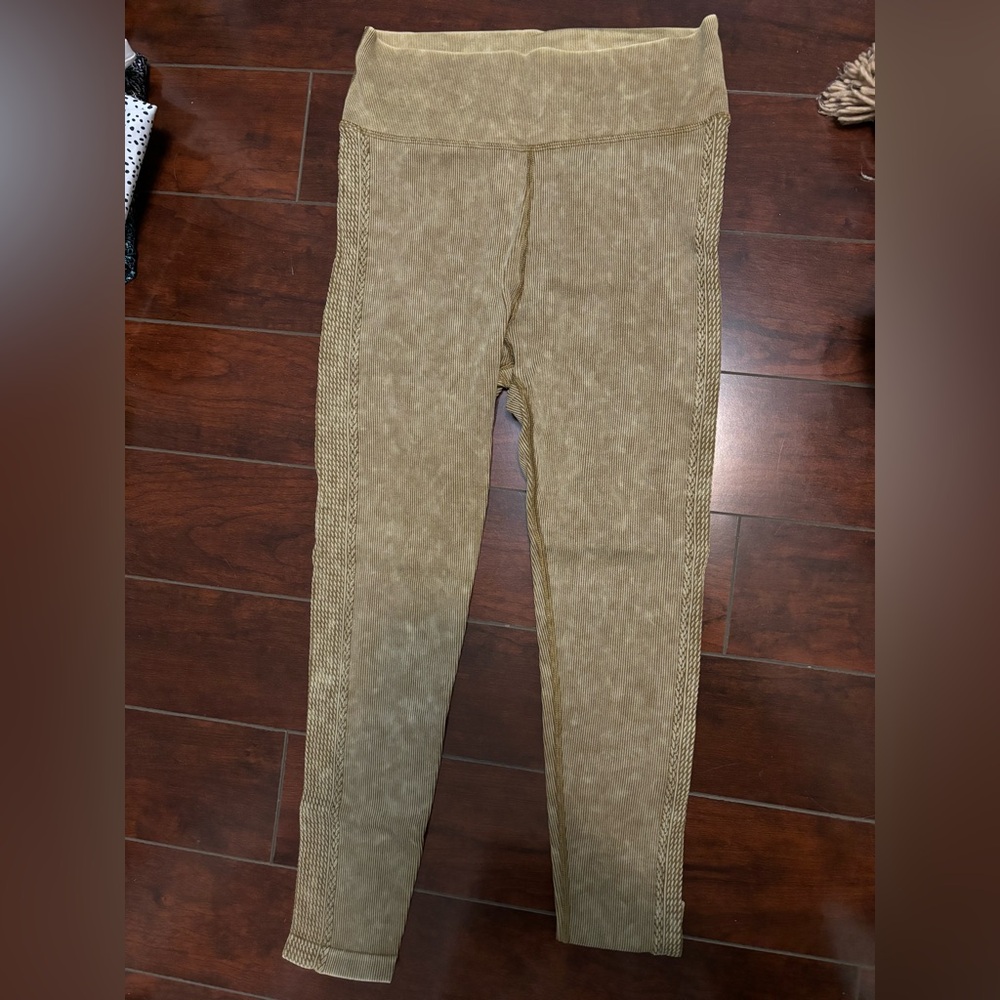 AERIE greenish leggings with side design